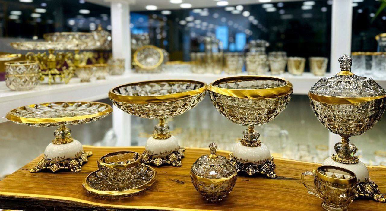 سرویس کریستال آکوامارین با پایه سفید